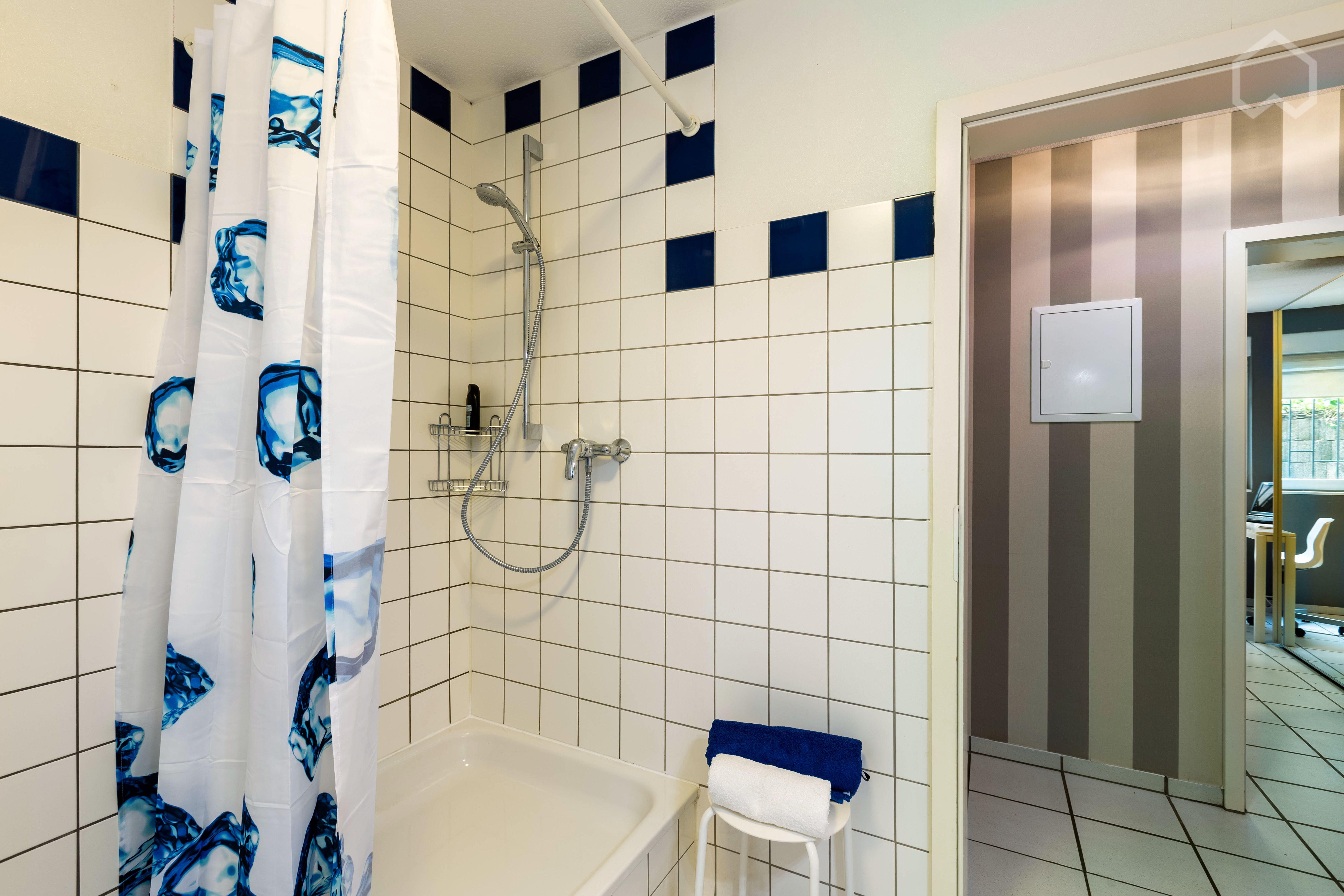  Modern Apartment, Quiet With Best Connection To Cologne And Bonn  -  Modern apartment, quiet with best connection to Cologne and Bonn  - Gallery -  13