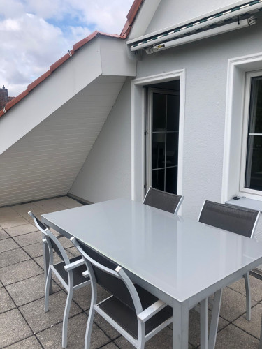 Vollständig möblierte 3-Zimmer-Wohnung mit Balkon