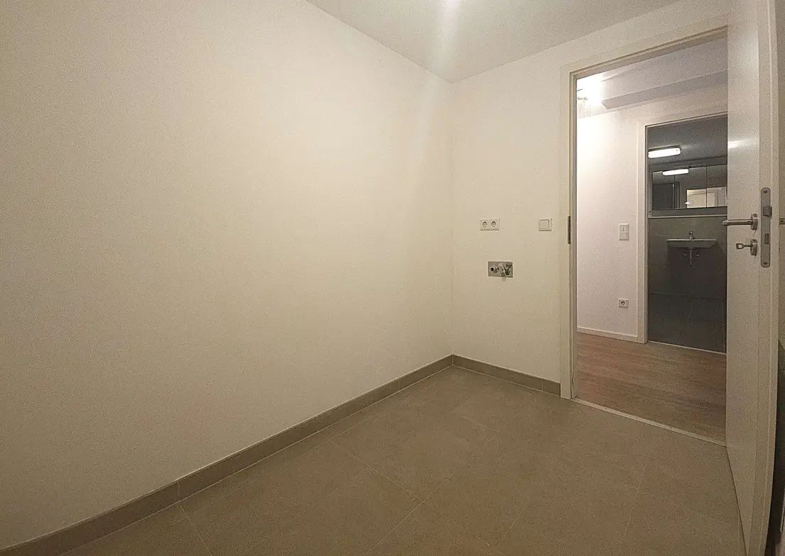 Moderne 2-Zimmer-Wohnung Mit Terrasse, Garten Und Tiefgaragenstellplatz In Hürth-Efferen - 12
