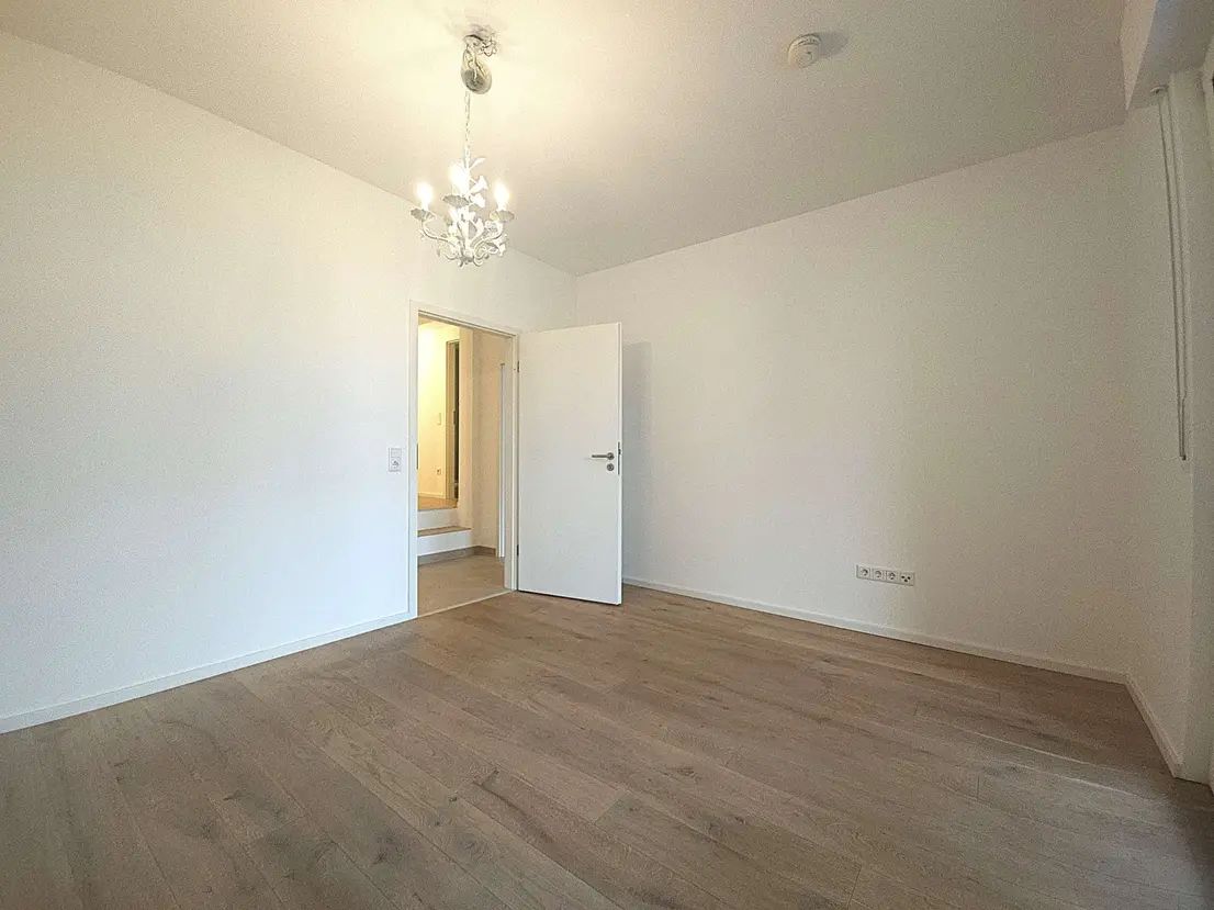 Moderne 2-Zimmer-Wohnung Mit Terrasse, Garten Und Tiefgaragenstellplatz In Hürth-Efferen - 10