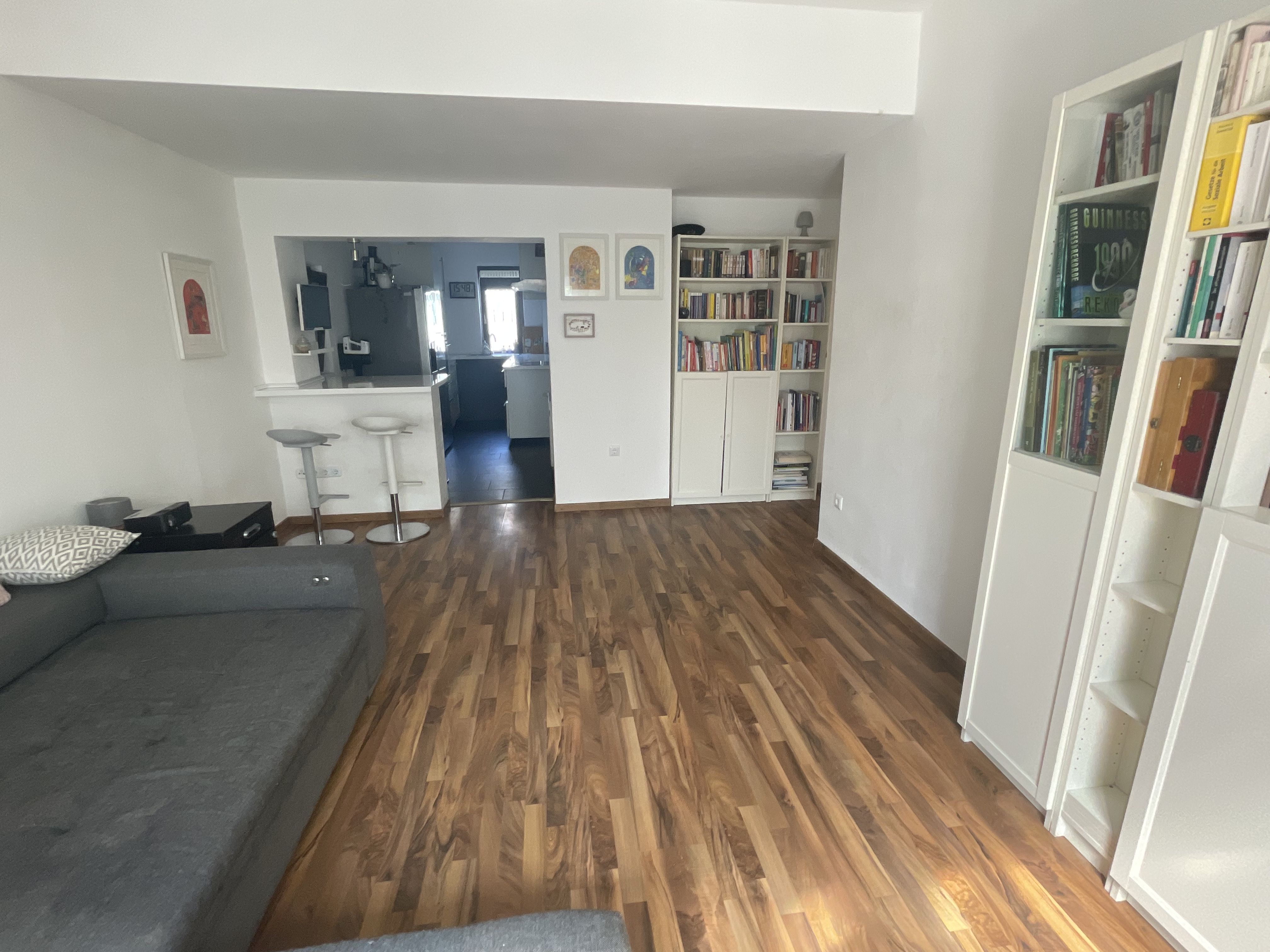 Great & Lovingly Furnished Apartment - 100sqm - In The Heart Of The City - 24