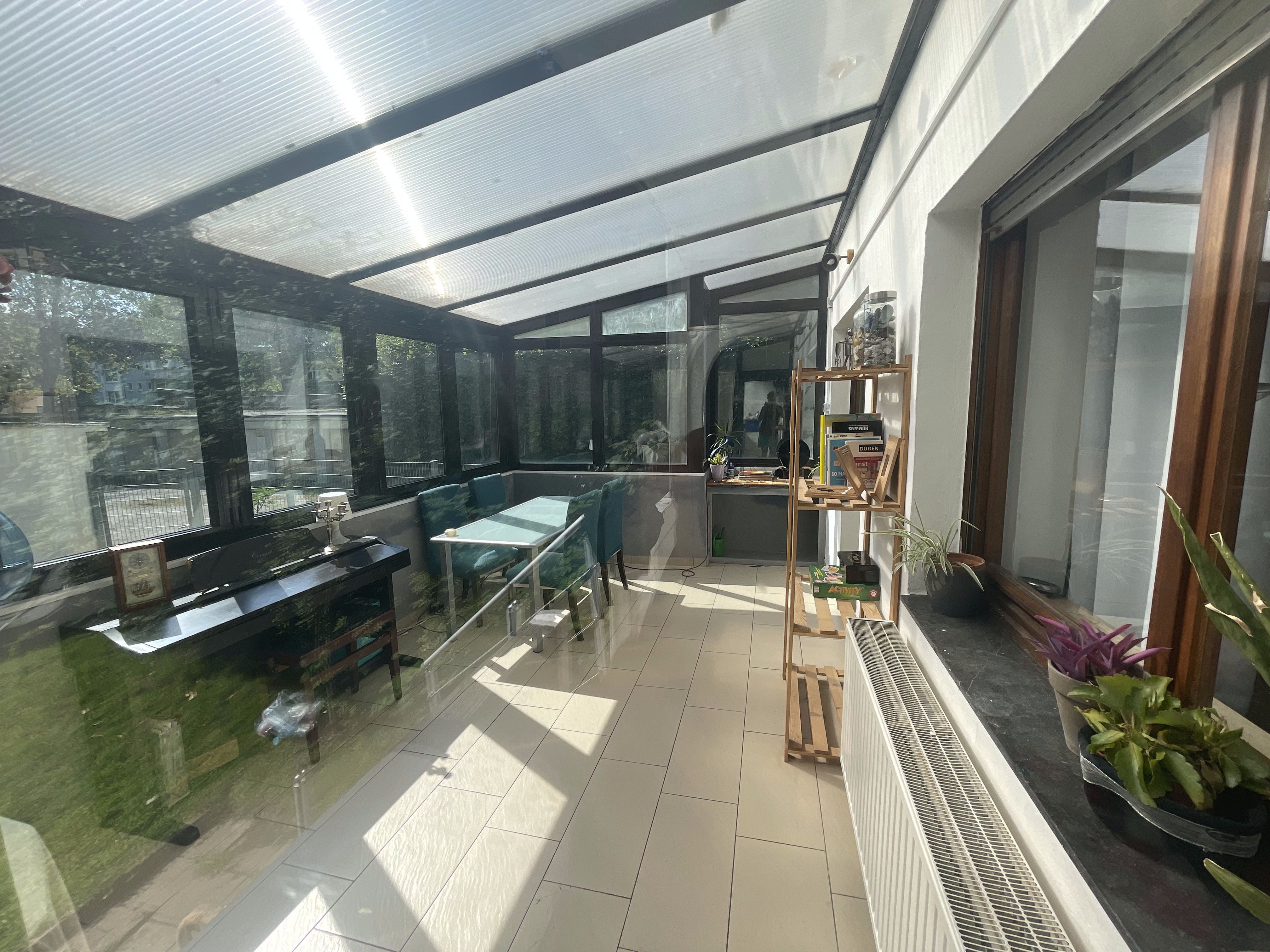 Great & Lovingly Furnished Apartment - 100sqm - In The Heart Of The City - 36