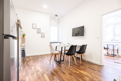 Furnished, modern, and compact four-room apartment - Gallery - 6