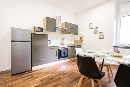 Furnished, modern, and compact four-room apartment - Gallery - 4