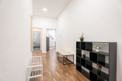 Furnished, modern, and compact four-room apartment - Gallery - 18