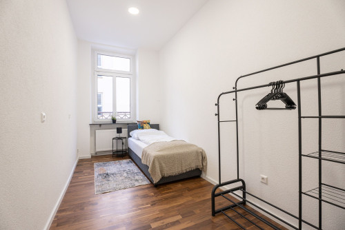 Furnished, modern, and compact four-room apartment - Gallery - 15