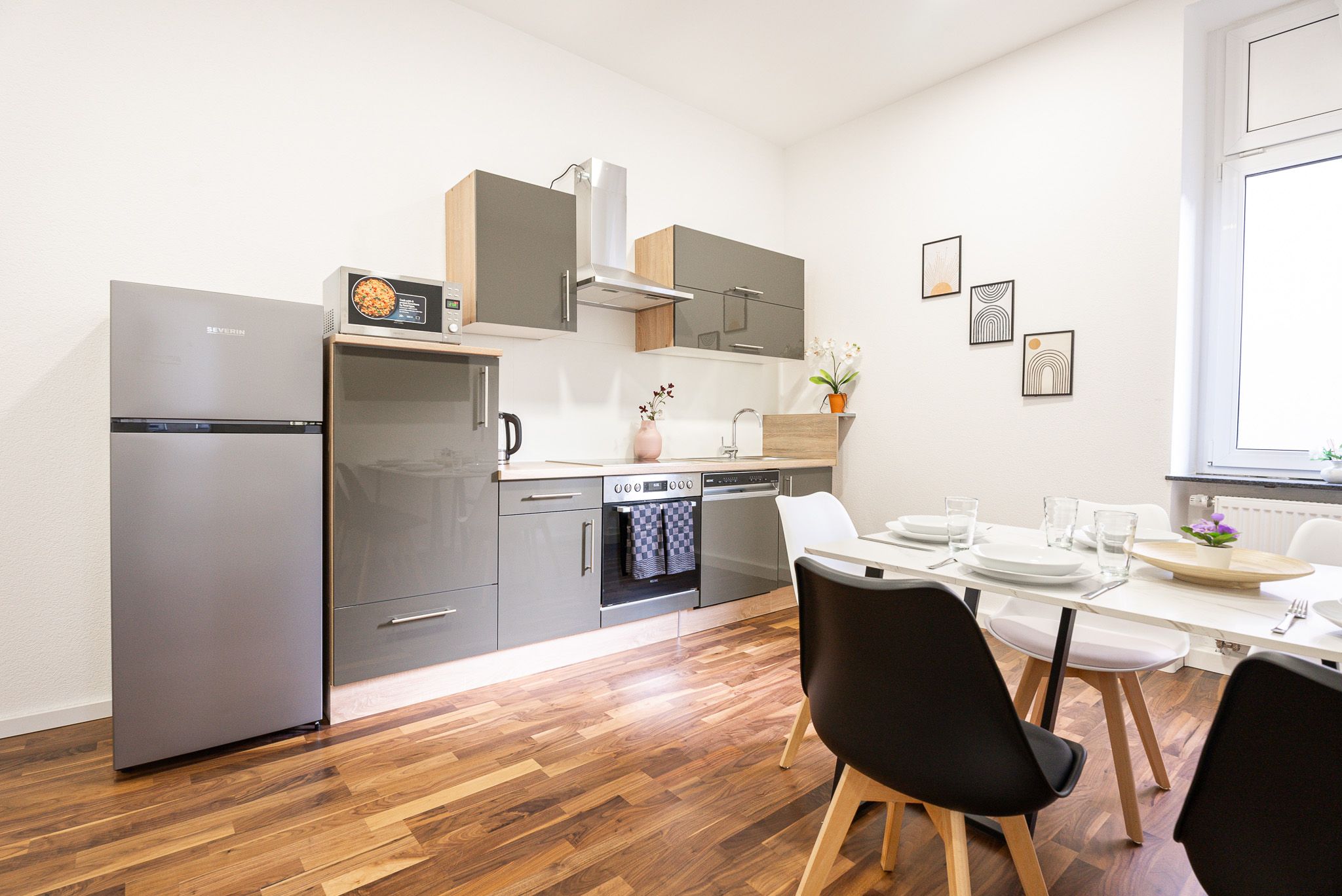 Furnished, Modern, And Compact Four-Room Apartment - 3