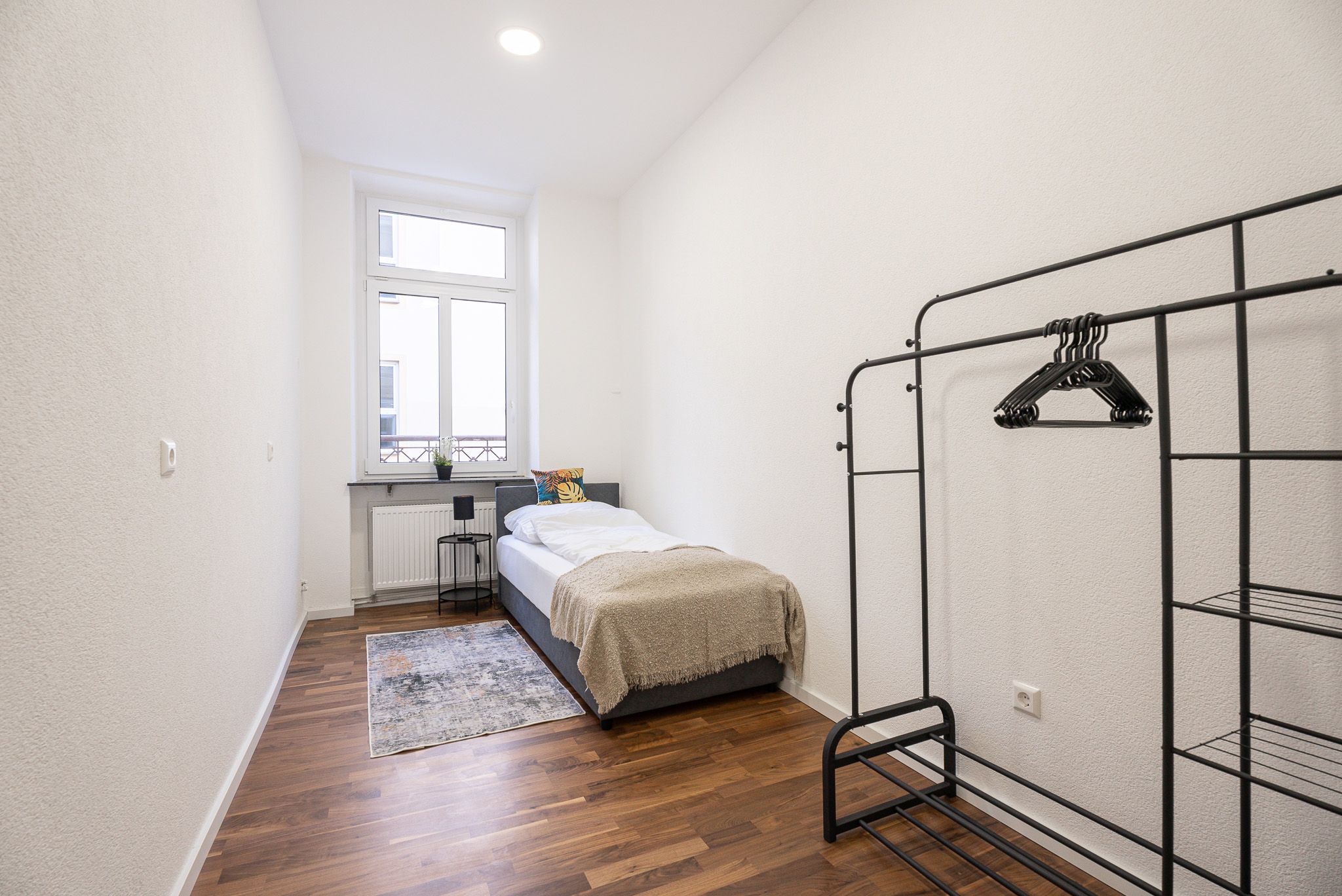Furnished, Modern, And Compact Four-Room Apartment - 14