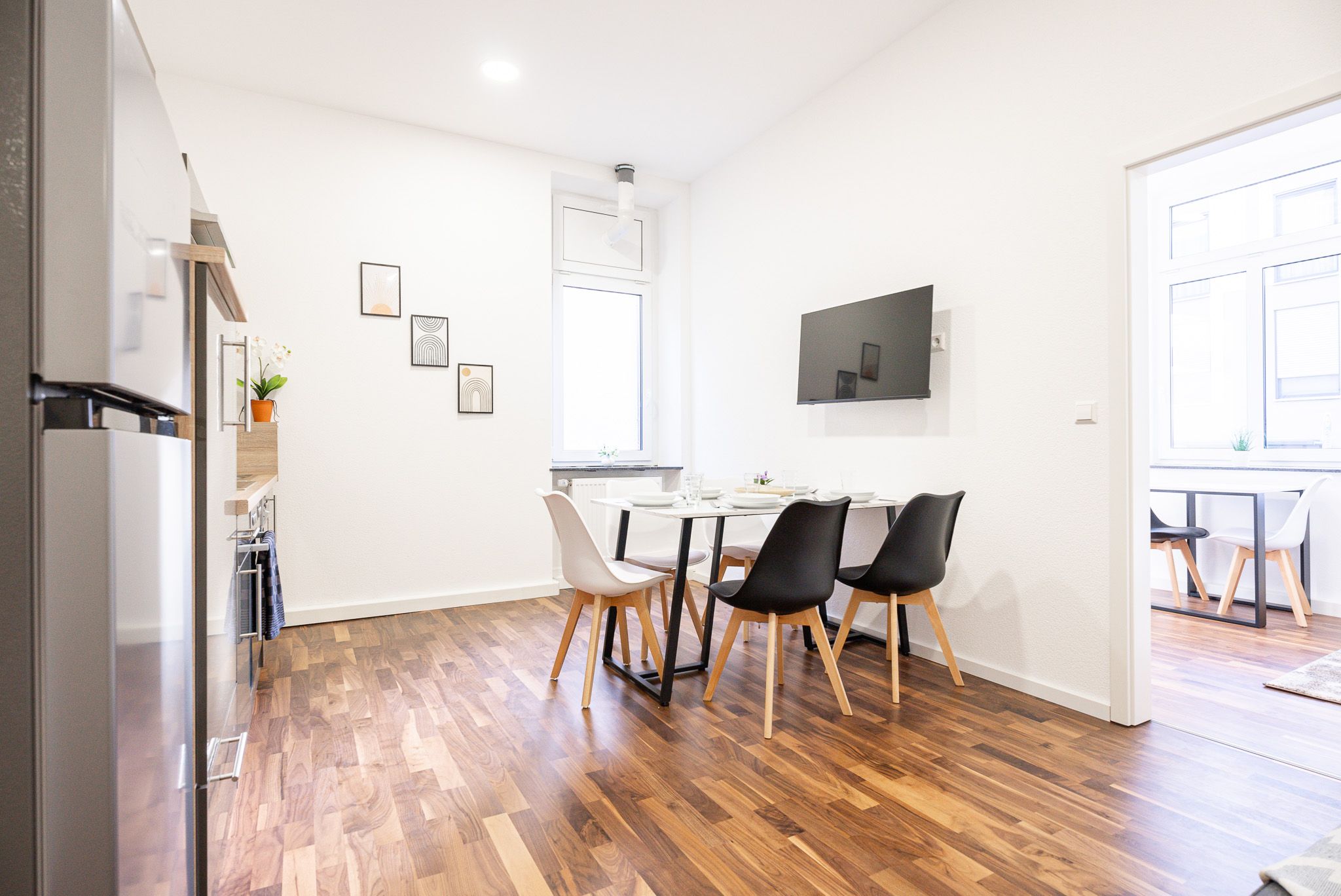 Furnished, Modern, And Compact Four-Room Apartment - 5