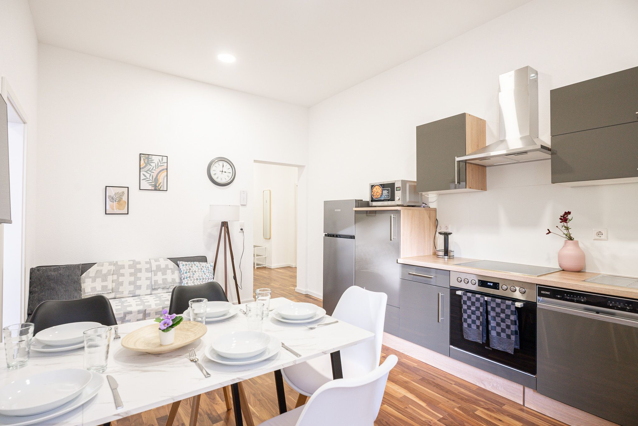 Furnished, Modern, And Compact Four-Room Apartment - 4