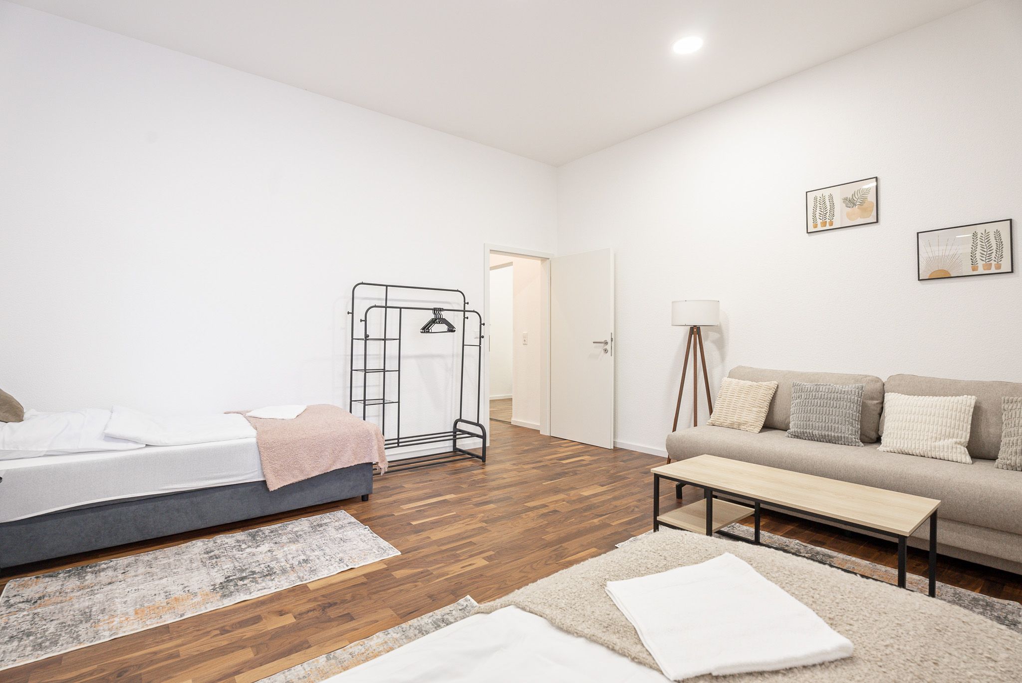Furnished, Modern, And Compact Four-Room Apartment - 8