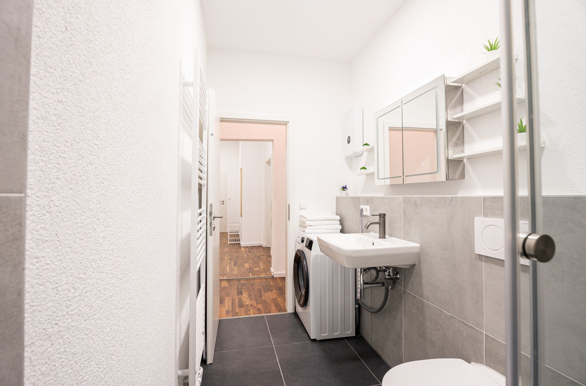 Furnished, Modern, And Compact Four-Room Apartment - 1