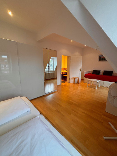 Modern old town apartment with gallery, centrally located below the castle