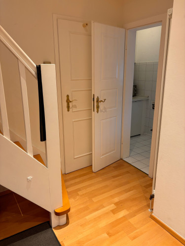 Modern old town apartment with gallery, centrally located below the castle