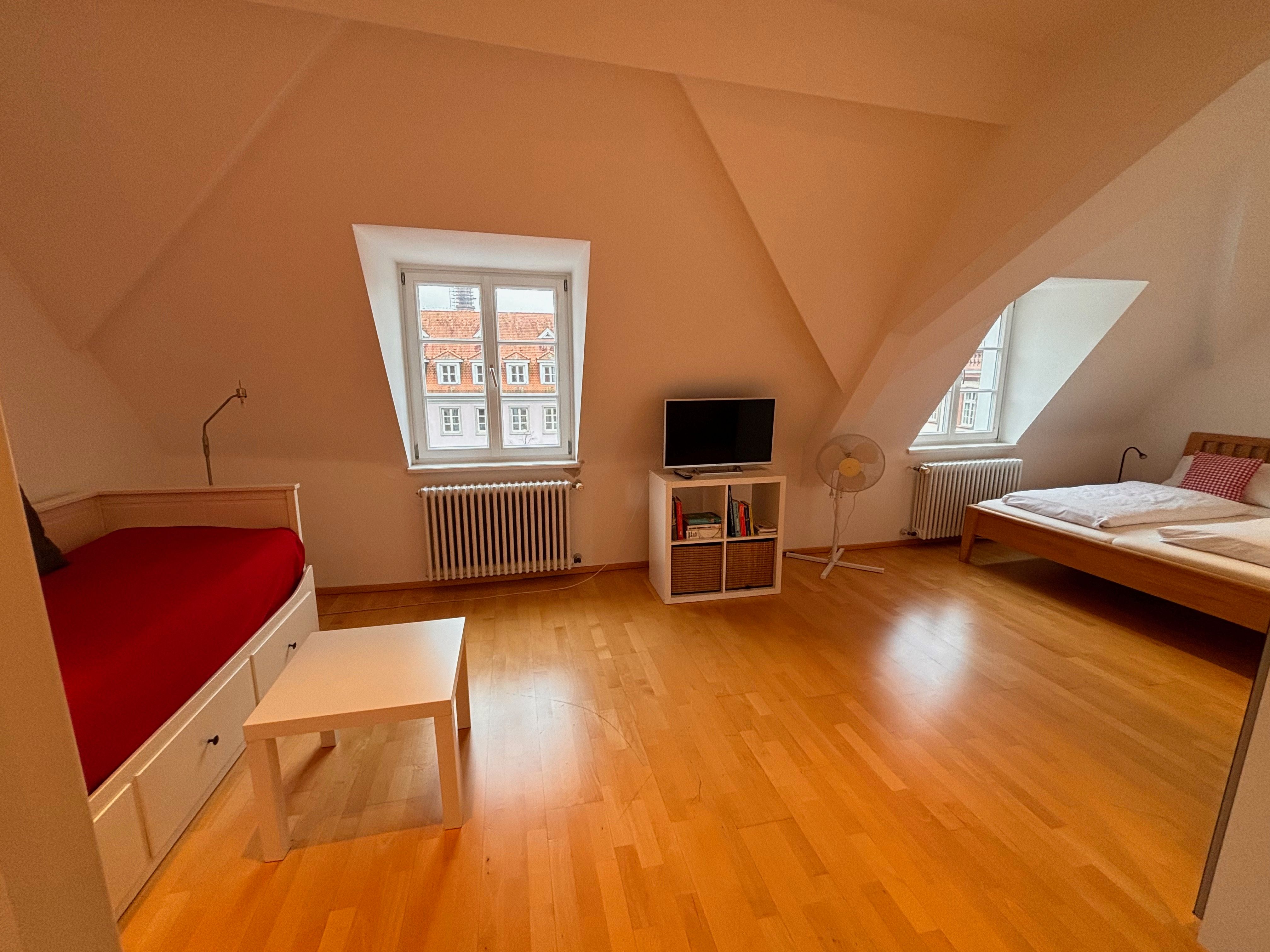 Modern Old Town Apartment With Gallery, Centrally Located Below The Castle - 15