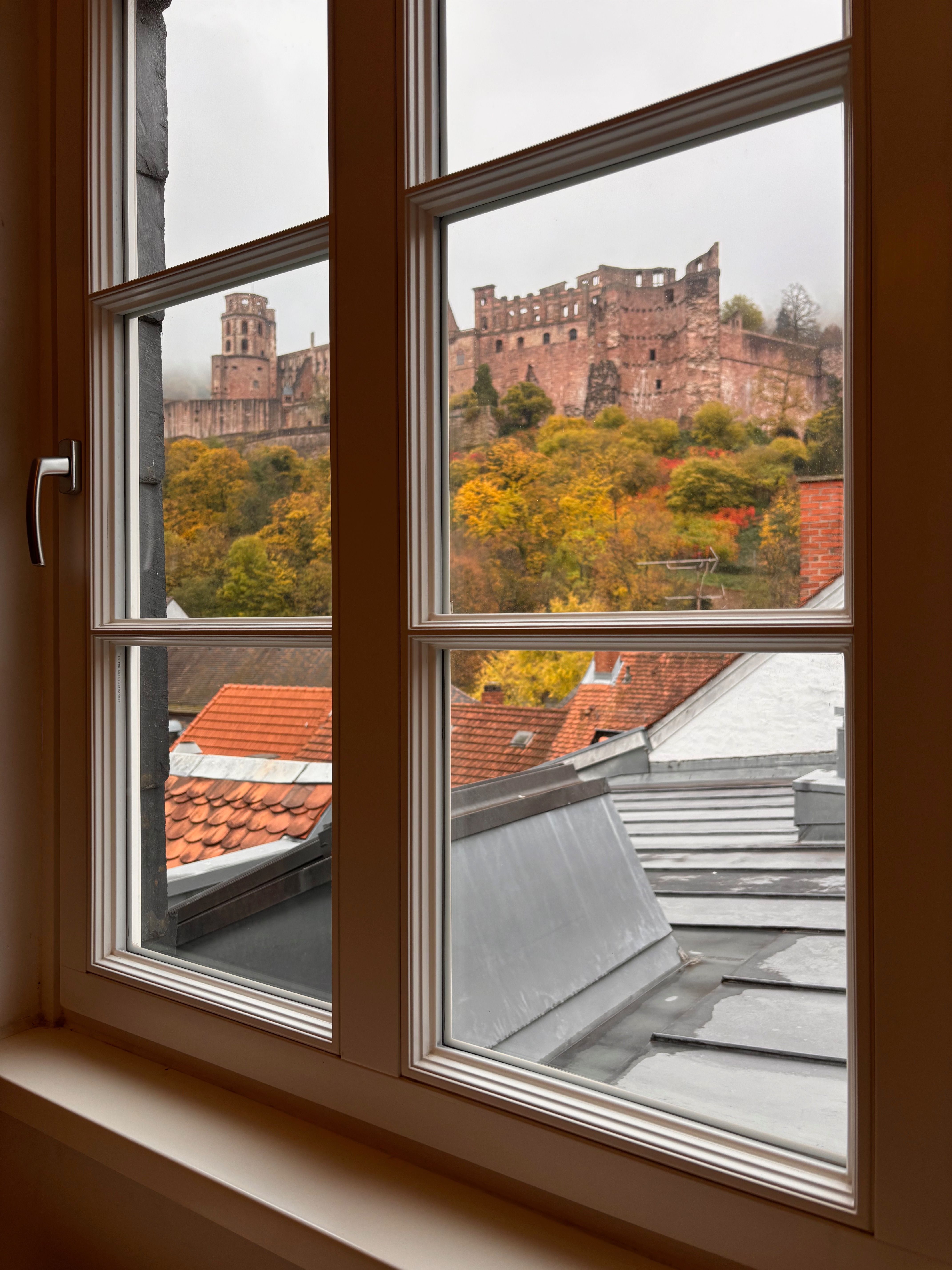 Modern Old Town Apartment With Gallery, Centrally Located Below The Castle - 7