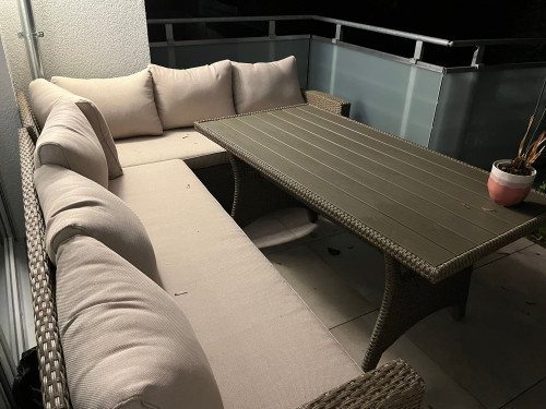 Beautiful new apartment in walking distance to the university