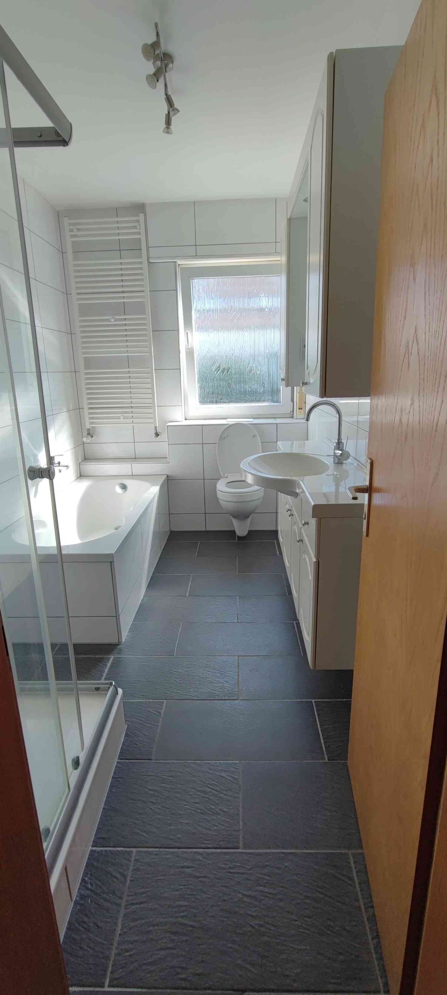 4 Room Apartment In Three Family House - 8