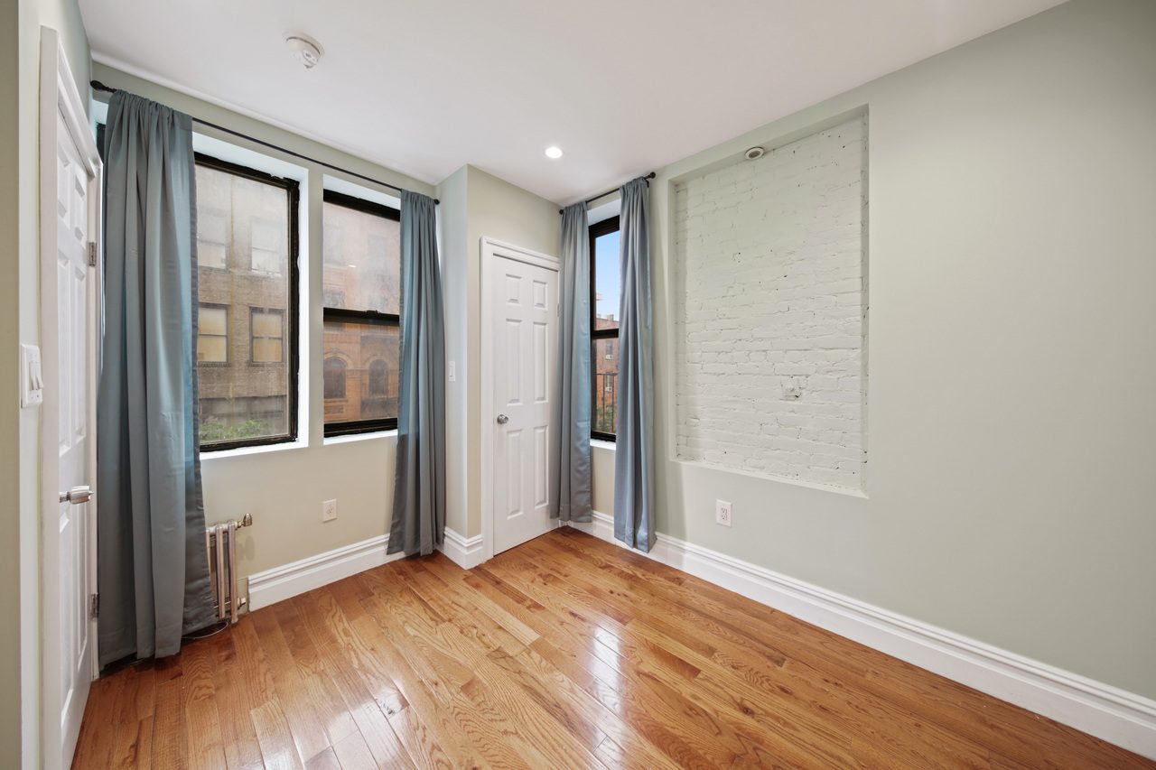 #494: East Village - 1 Bedroom (Queen) - #494: East Village - Gallery - 4