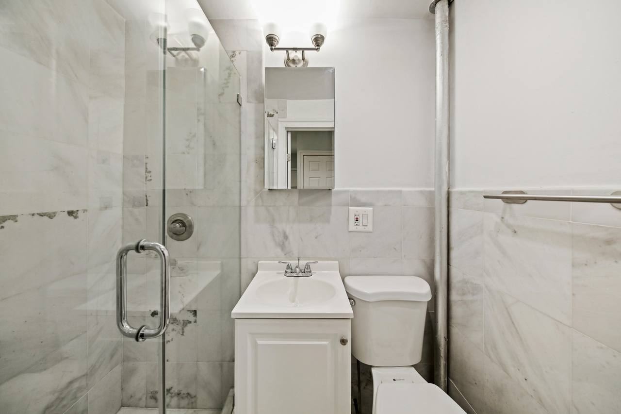 #494: East Village - 1 Bedroom (Queen) - #494: East Village - Gallery - 13