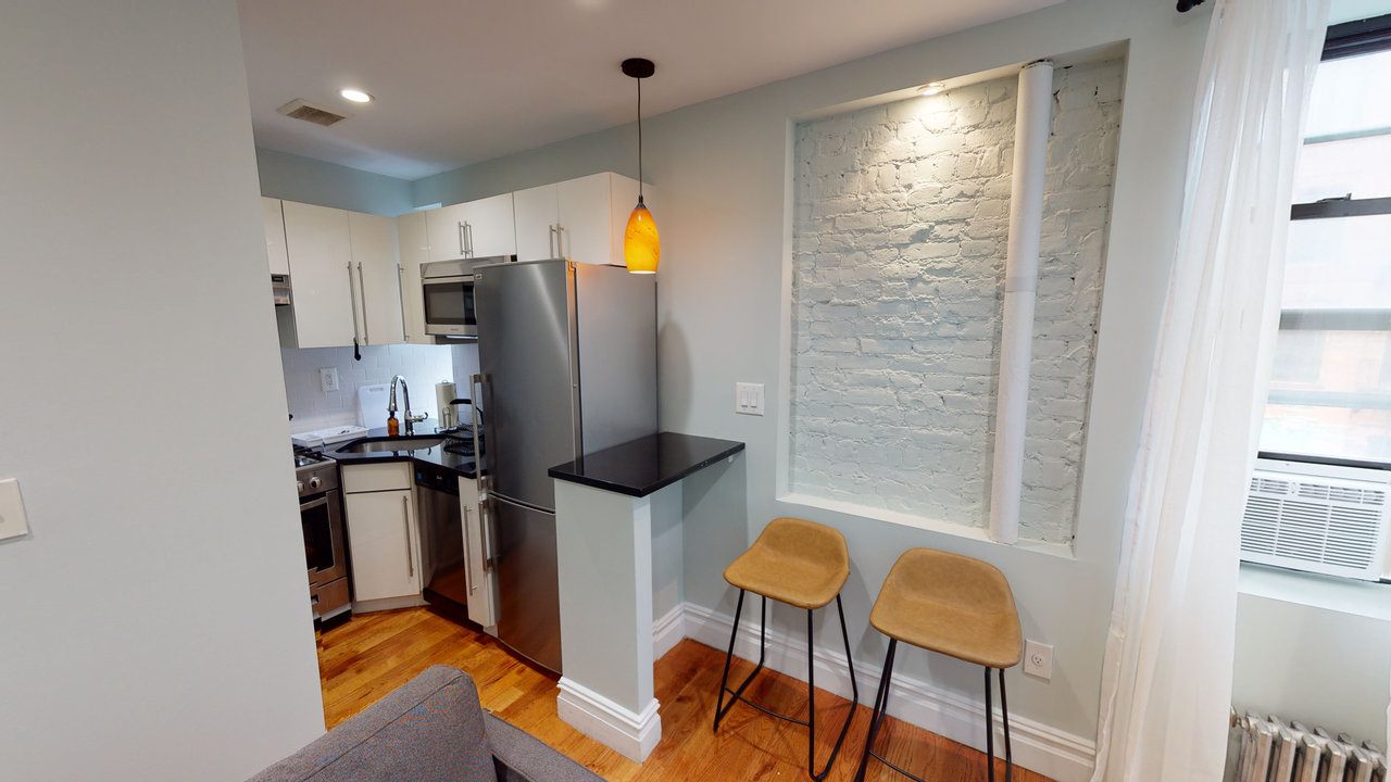 #494: East Village - 1 Bedroom (Queen) - #494: East Village - Gallery - 9