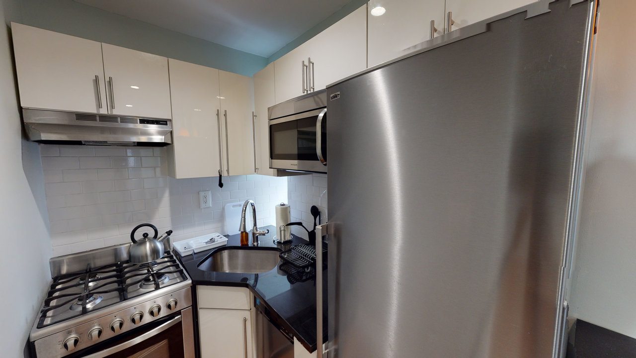 #494: East Village - 1 Bedroom (Queen) - #494: East Village - Gallery - 10