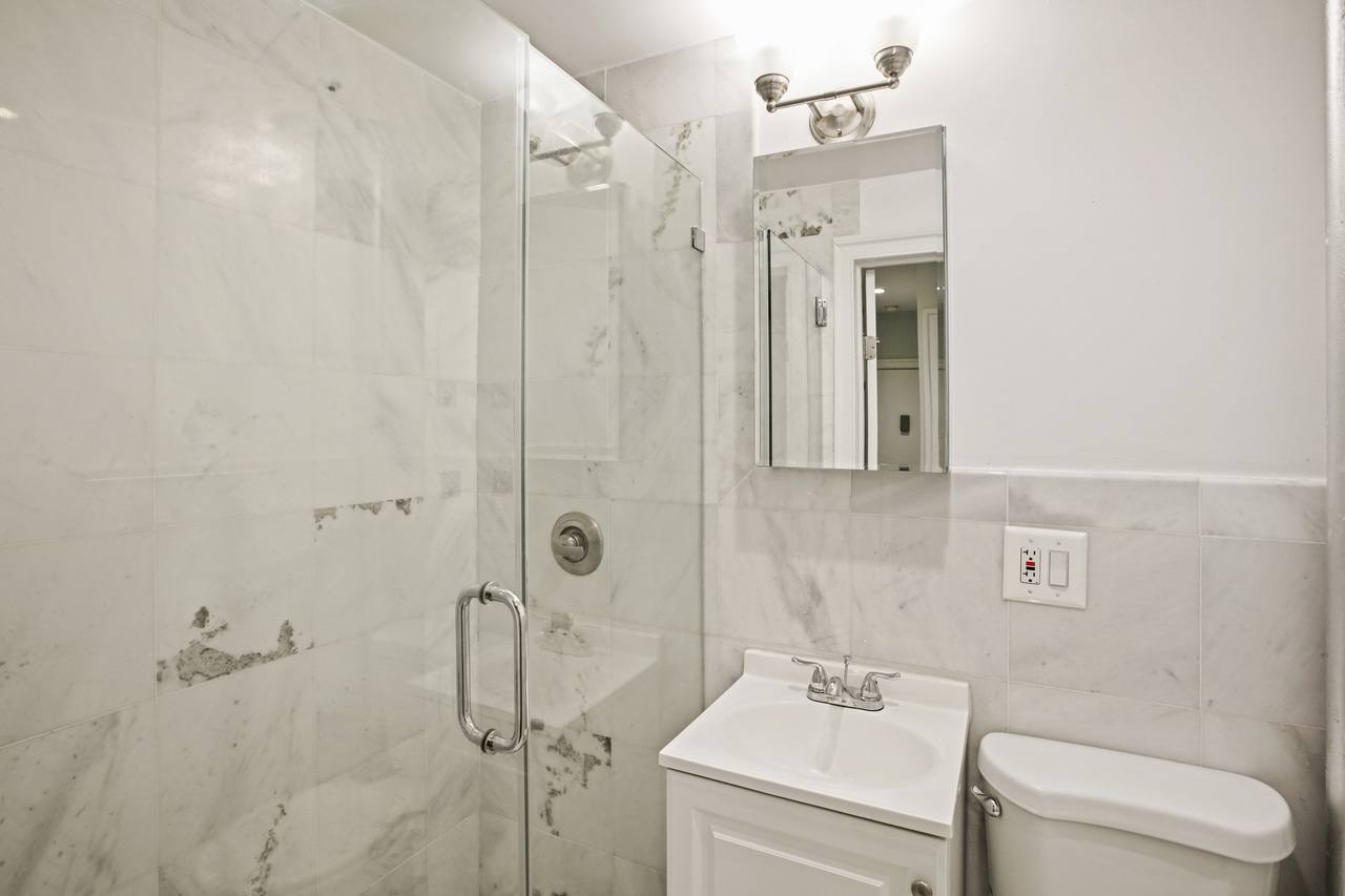 #494: East Village - 1 Bedroom (Queen) - #494: East Village - Gallery - 14