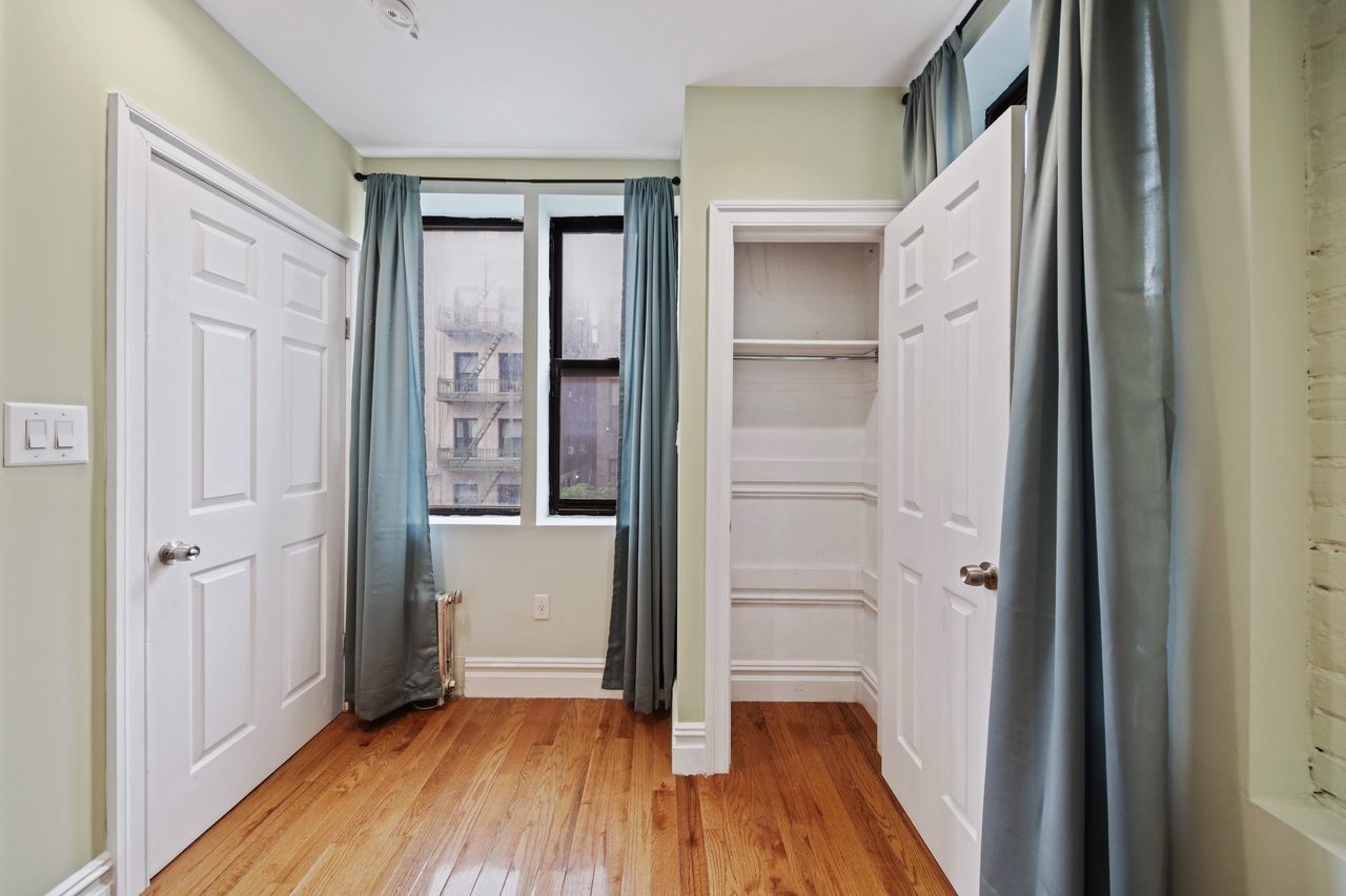 #494: East Village - 1 Bedroom (Queen) - #494: East Village - Gallery - 1