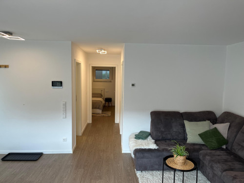 Bright & Modern 2-Room Apartment with Terrace
