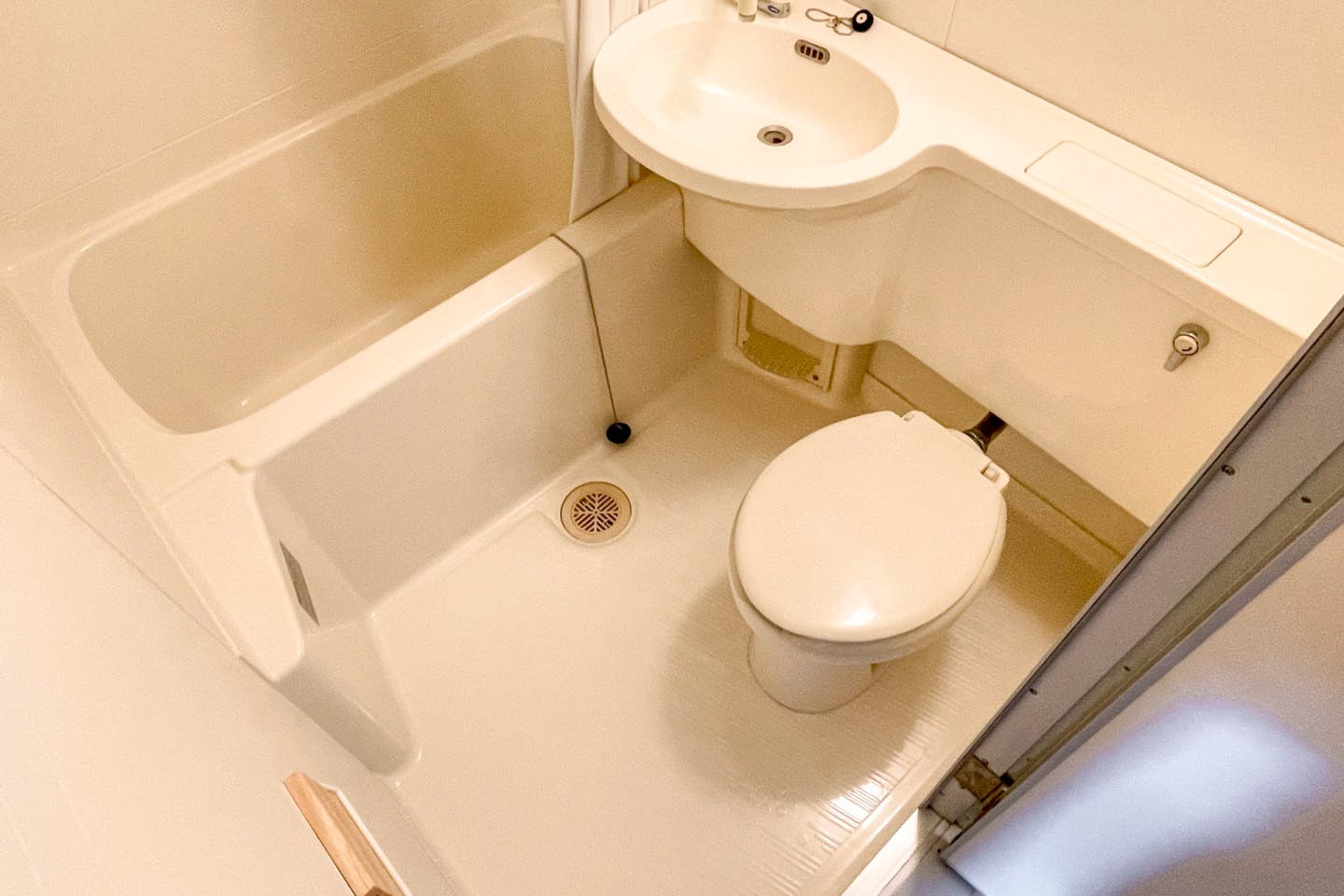  Moderate  -  Modern Coliving Residence in Tranquil Minowa Near Osaka Airport  - Gallery -  35