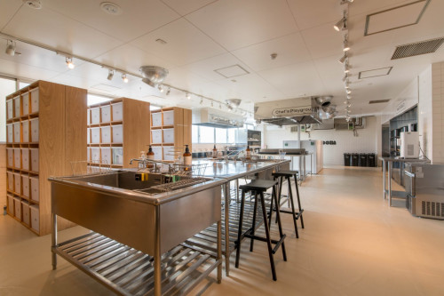 Stylish Coliving Residence with Sauna and Shared Kitchen in Vibrant Yokohama