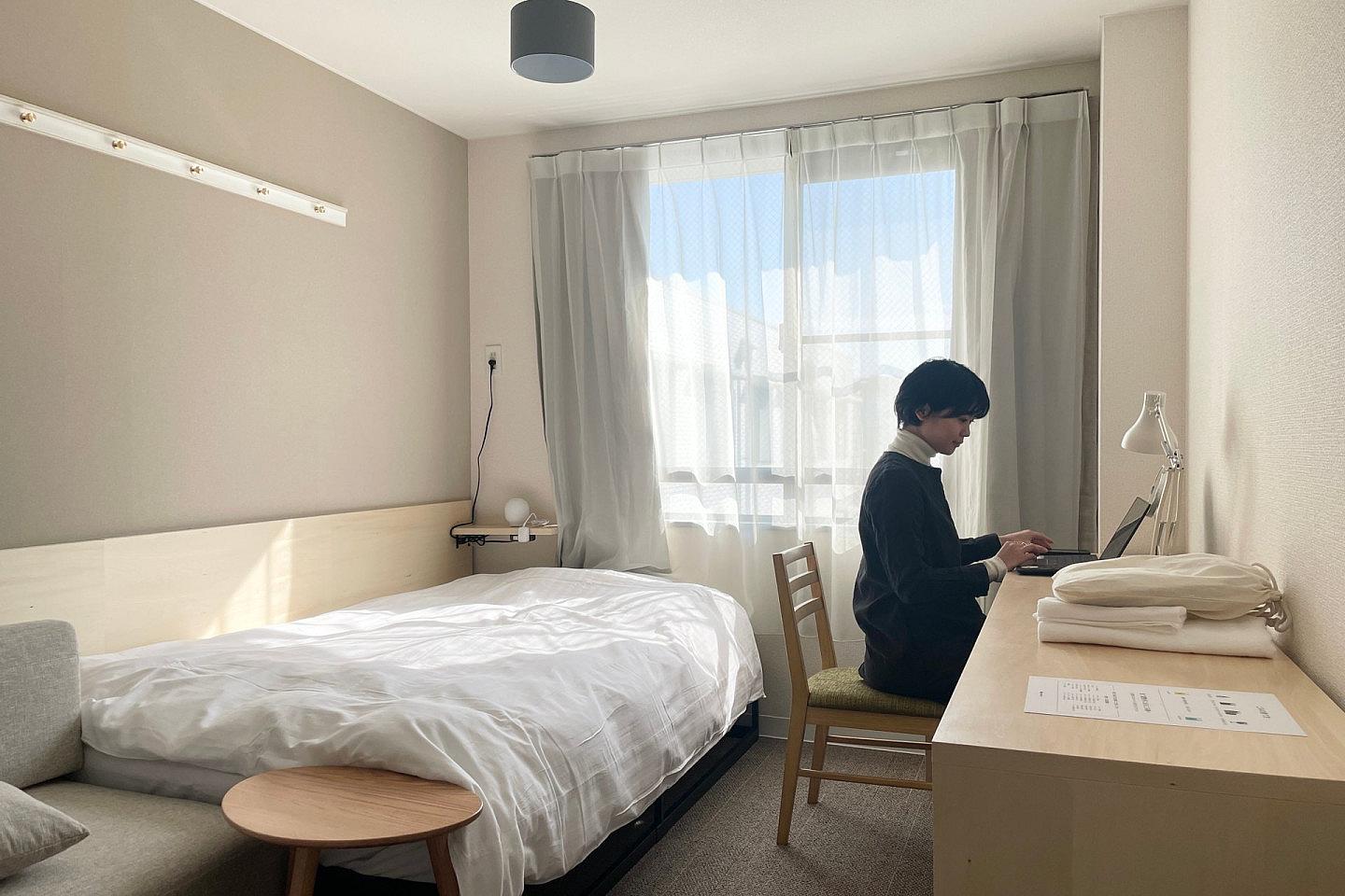  Corner Room  -  Chofu-Shi Collective  - Gallery -  11