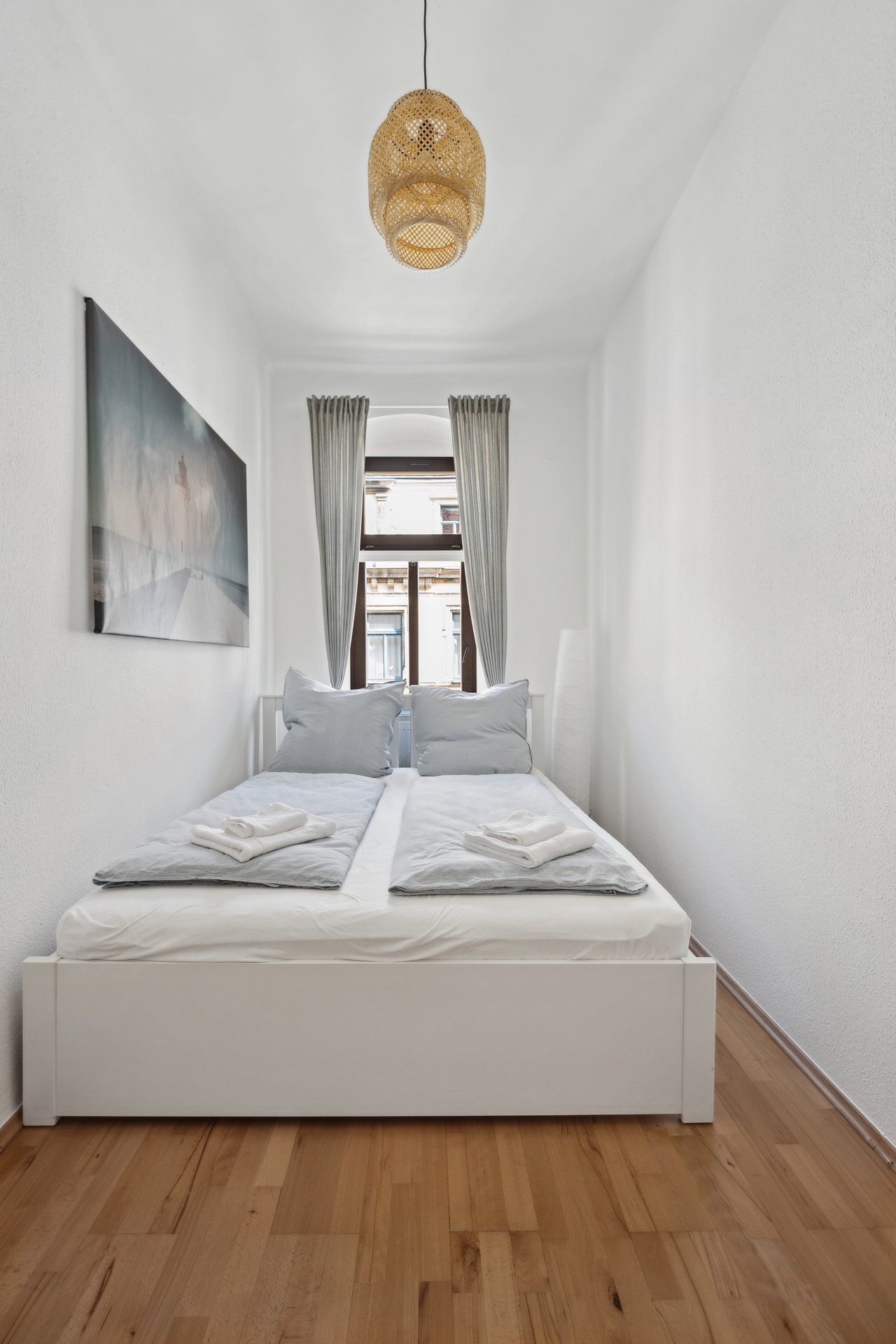 2BR Light Filled Apartment In Historic Neigborhood Near University And Center - 11