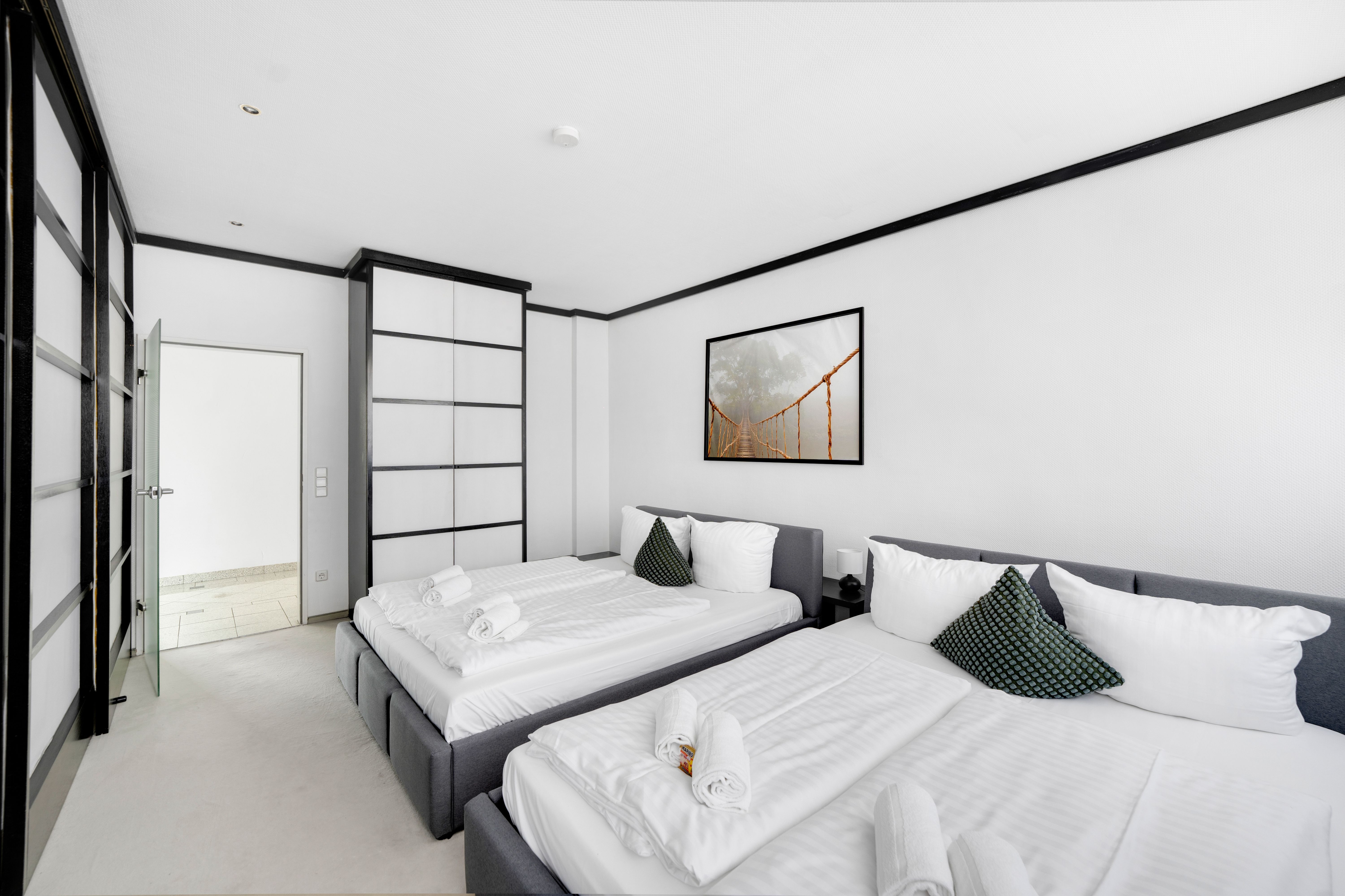 Penthouse 232QM With Whirlpool 12 Person - 23