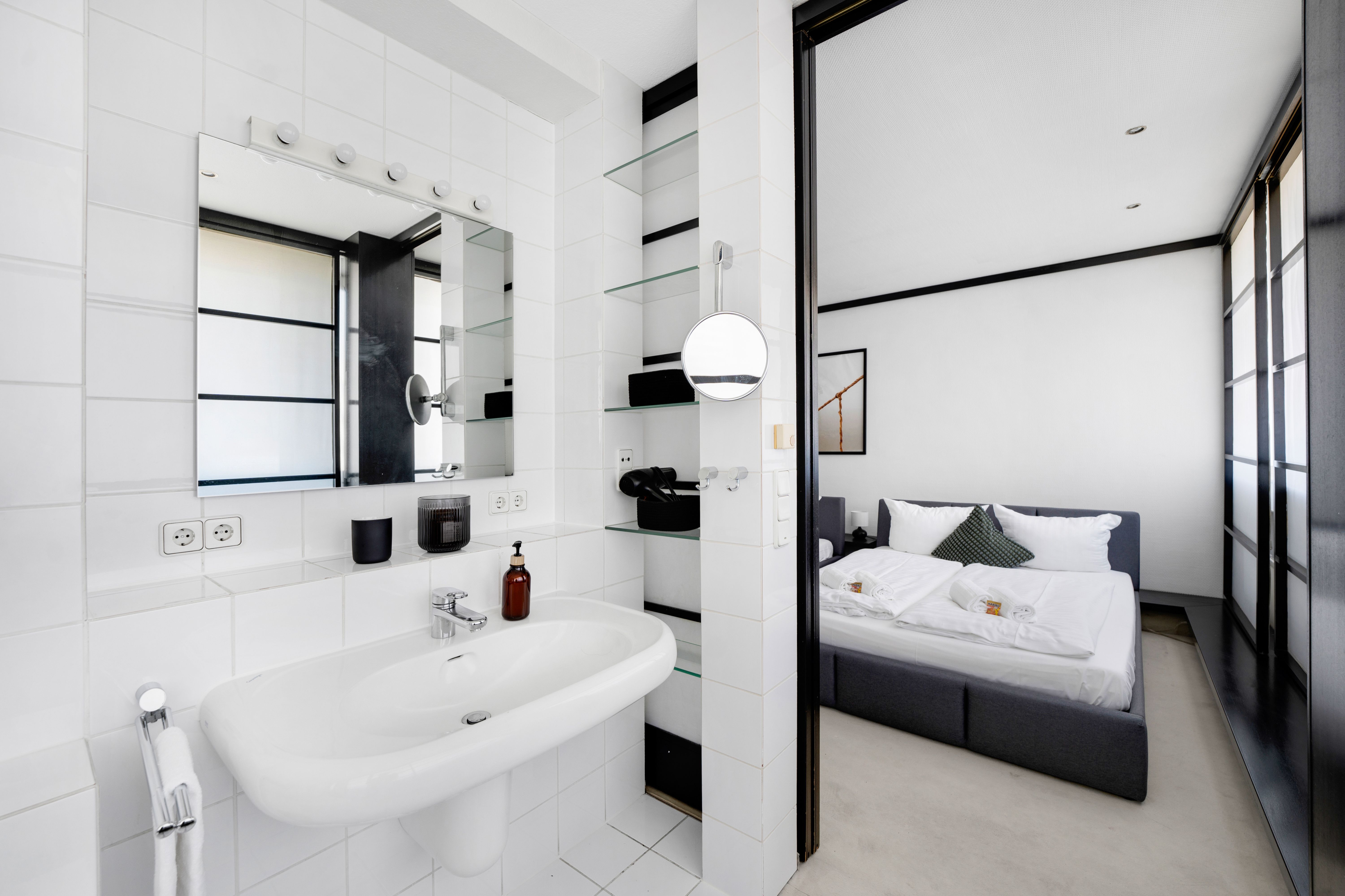 Penthouse 232QM With Whirlpool 12 Person - 14