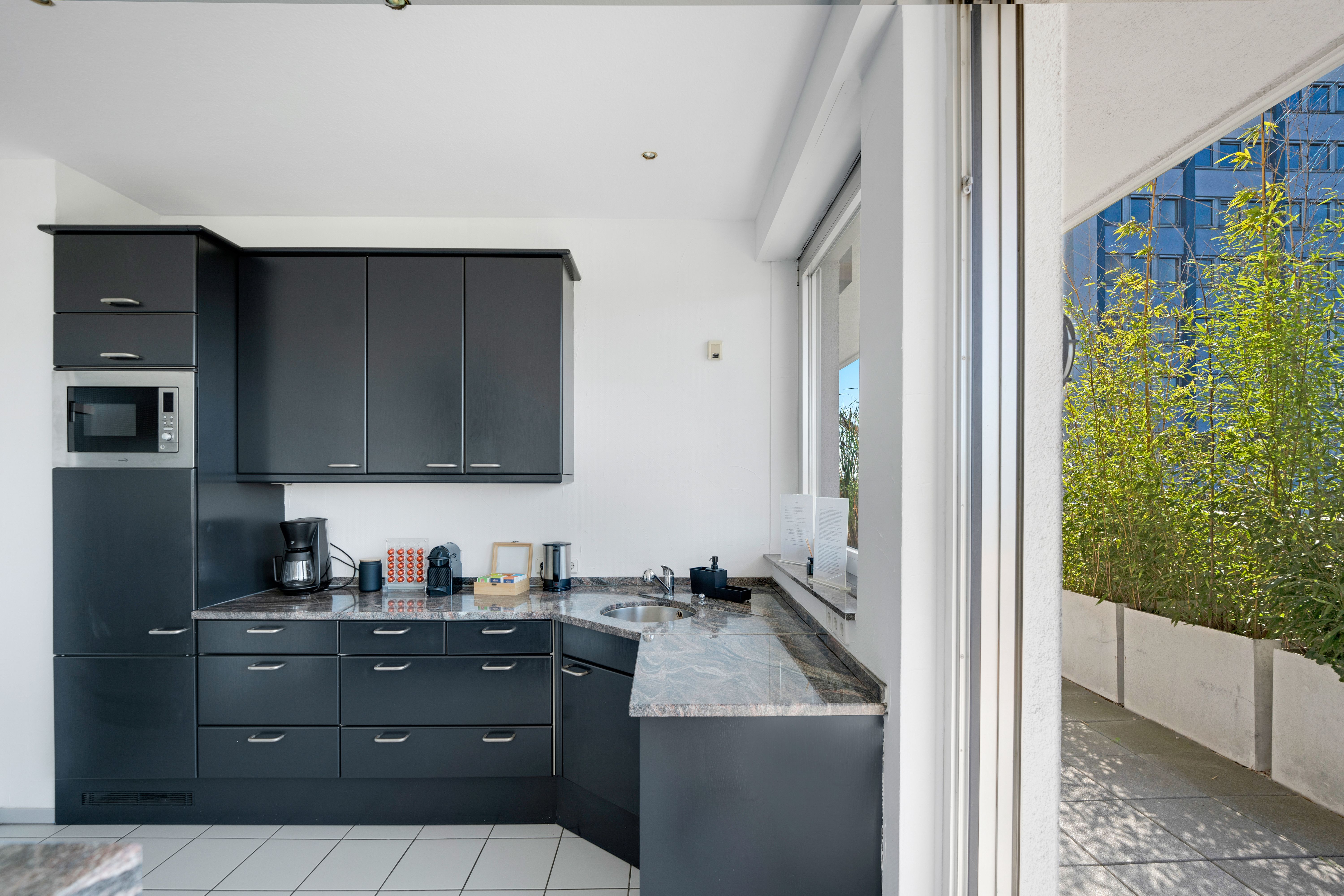 Penthouse 232QM With Whirlpool 12 Person - 8