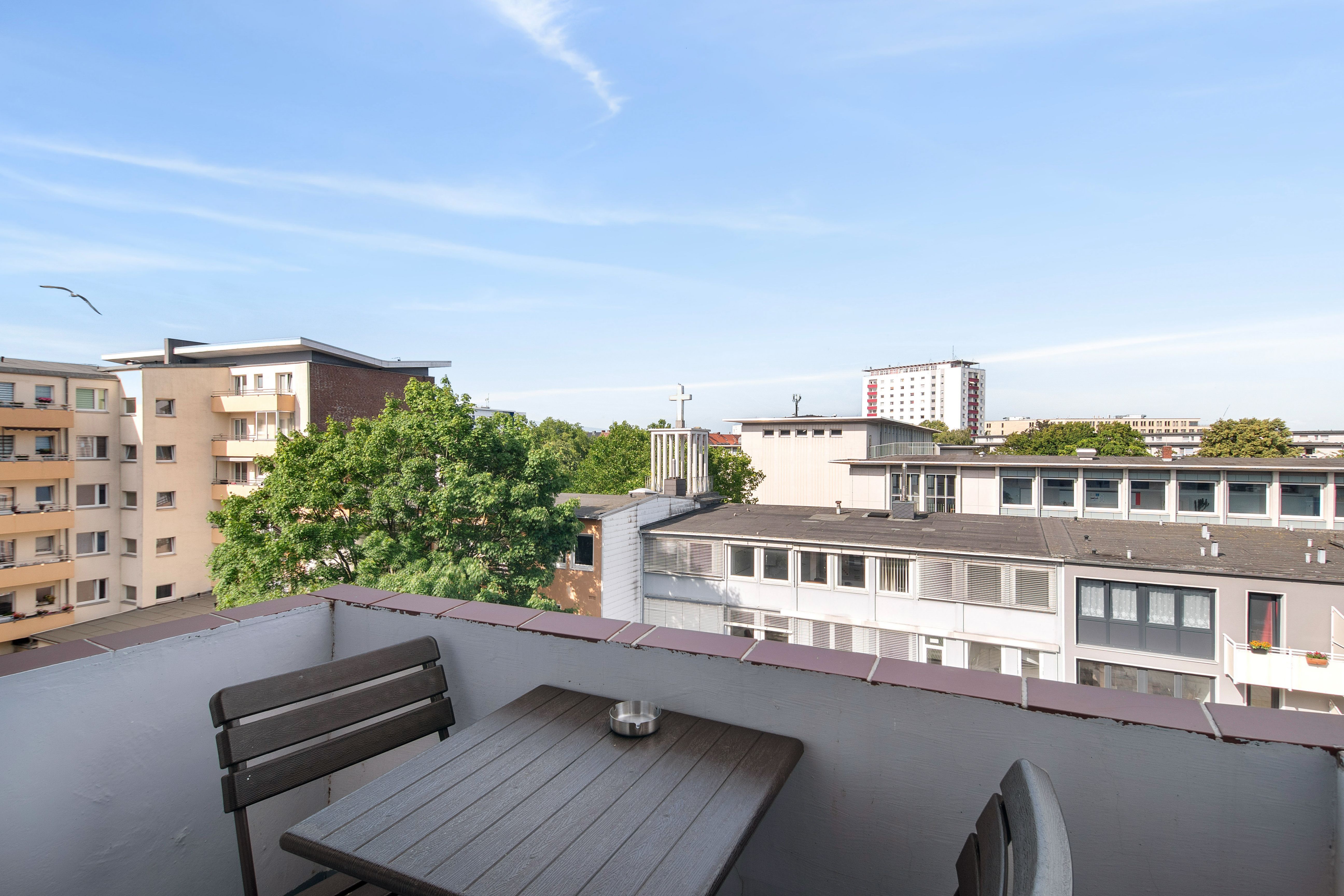 Spacious Furnished 3-Room Apartment In A Central Location - Ideal For Long-Term Stay For Up To 6 Peo - 1