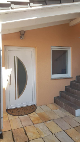 Voll möblierte und luxuriös ausgestattete 2-Zi-Wohnung in exponierter, ruhiger Wohnlage am Bodensee