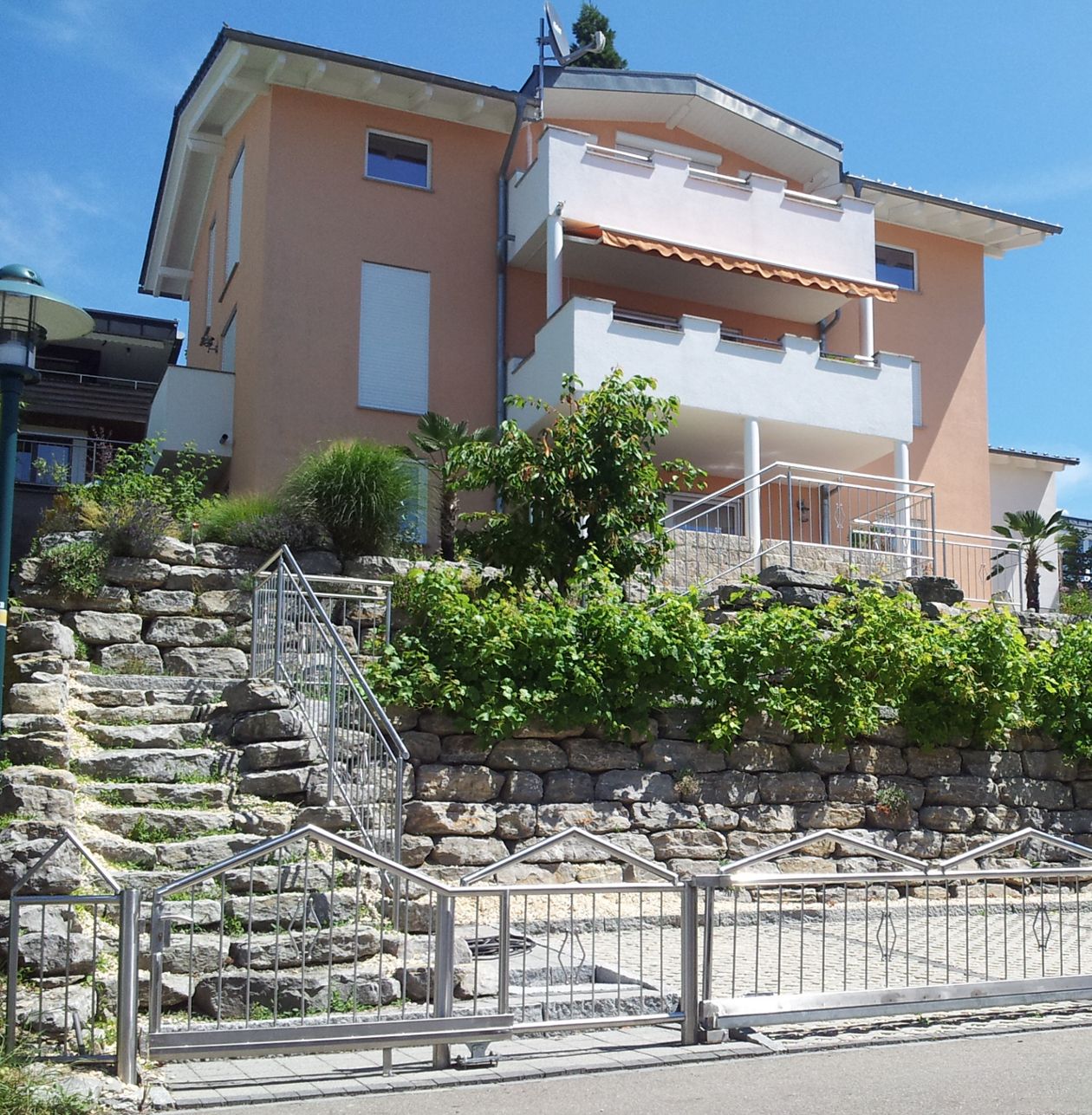  Voll Möblierte Und Luxuriös Ausgestattete 2-Zi-Wohnung In Exponierter, Ruhiger Wohnlage Am Bodensee  -  Voll möblierte und luxuriös ausgestattete 2-Zi-Wohnung in exponierter, ruhiger Wohnlage am Bodensee  - Gallery -  11