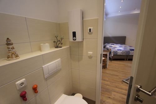 Modern, fashionable suite in excellent location