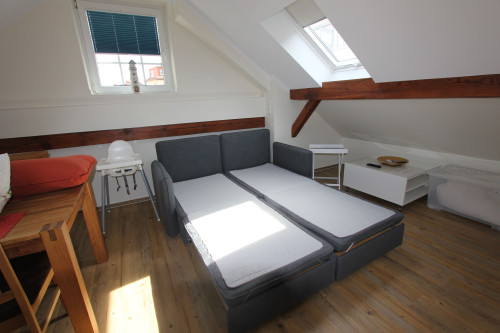 Modern, fashionable suite in excellent location