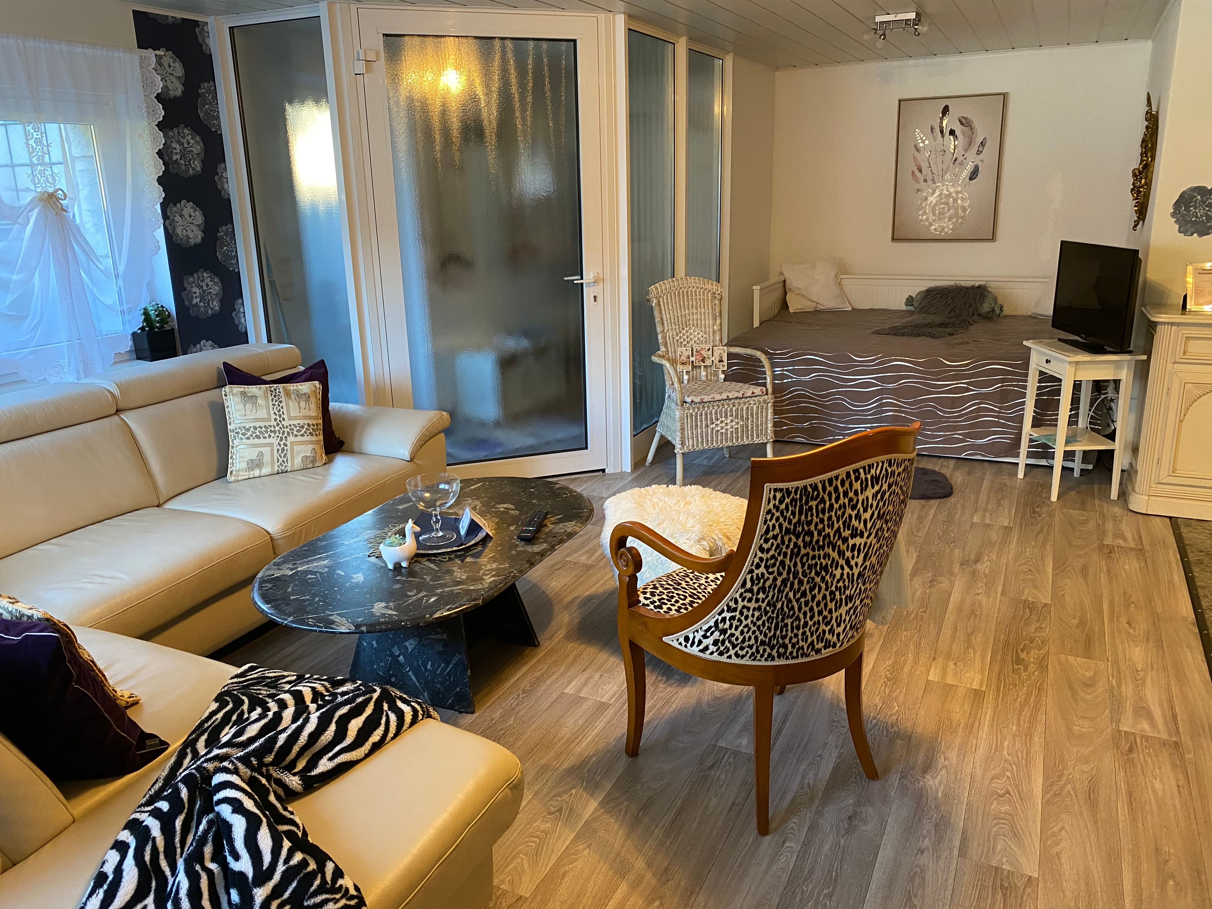 Large Apartment By The Forest - 36