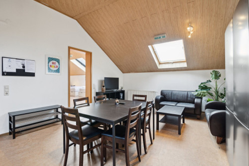 Apartment 4 – Up to 6 Guests