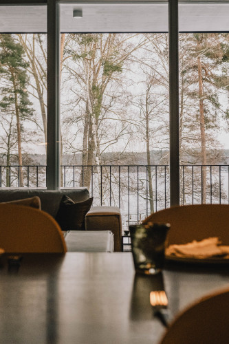 Exclusive 4-room apartment in Bad Saarow with lake view, pool, sauna and fireplace