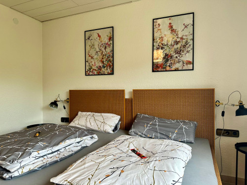 Beautiful apartment with a large garden - Gallery - 26