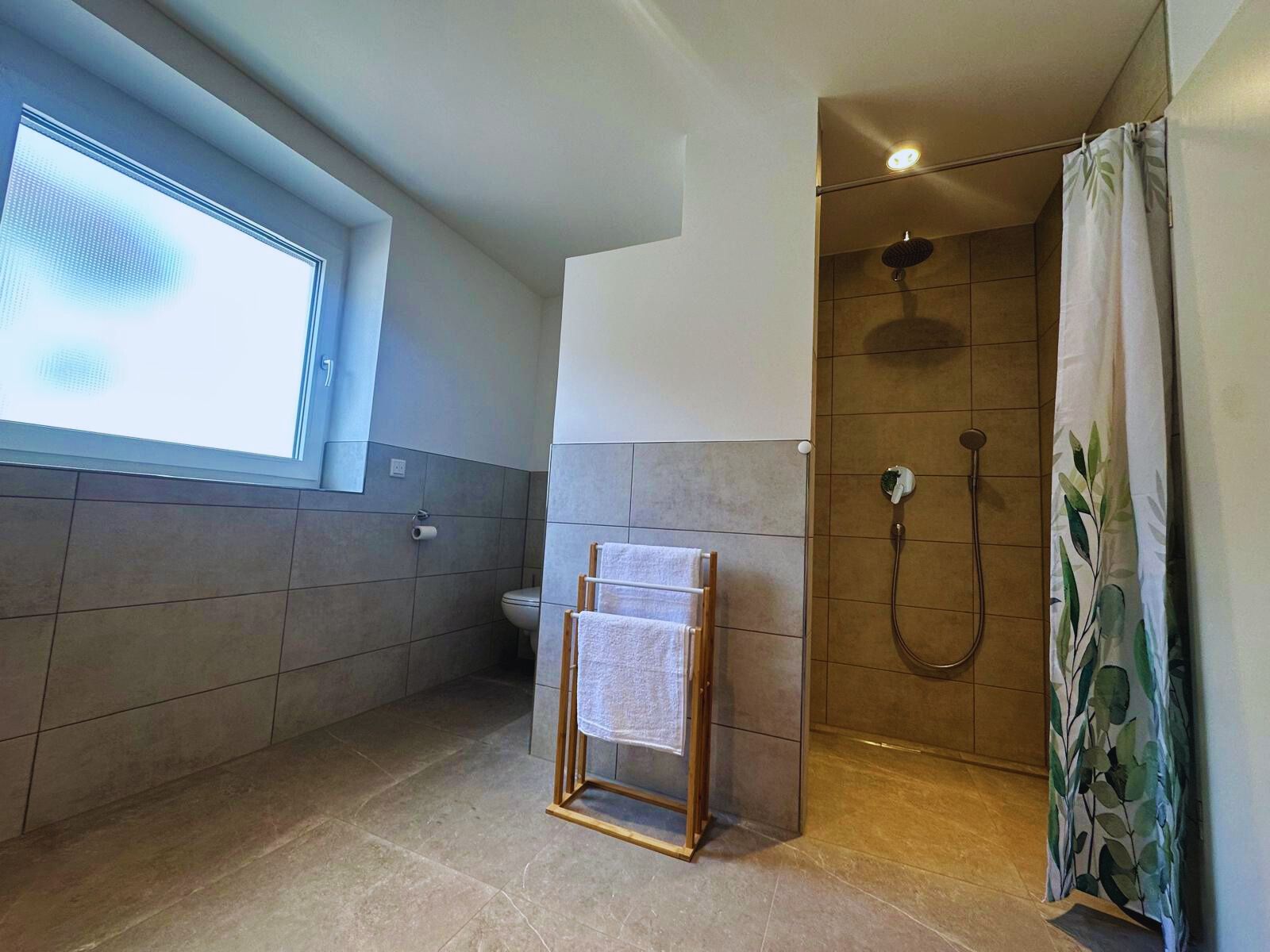 Frankenherz-Apartments: Modern And Spacious Apartment With Terrace And Two Bedrooms - 60