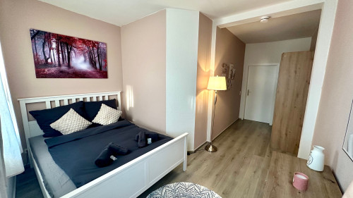 Zentral gelegenes voll eingerichtetes stilvolles Apartment mit Balkon für bis zu vier Personen in Bahnhofsnähe in Wismar
