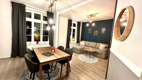 Zentral gelegenes voll eingerichtetes stilvolles Apartment mit Balkon für bis zu vier Personen in Bahnhofsnähe in Wismar