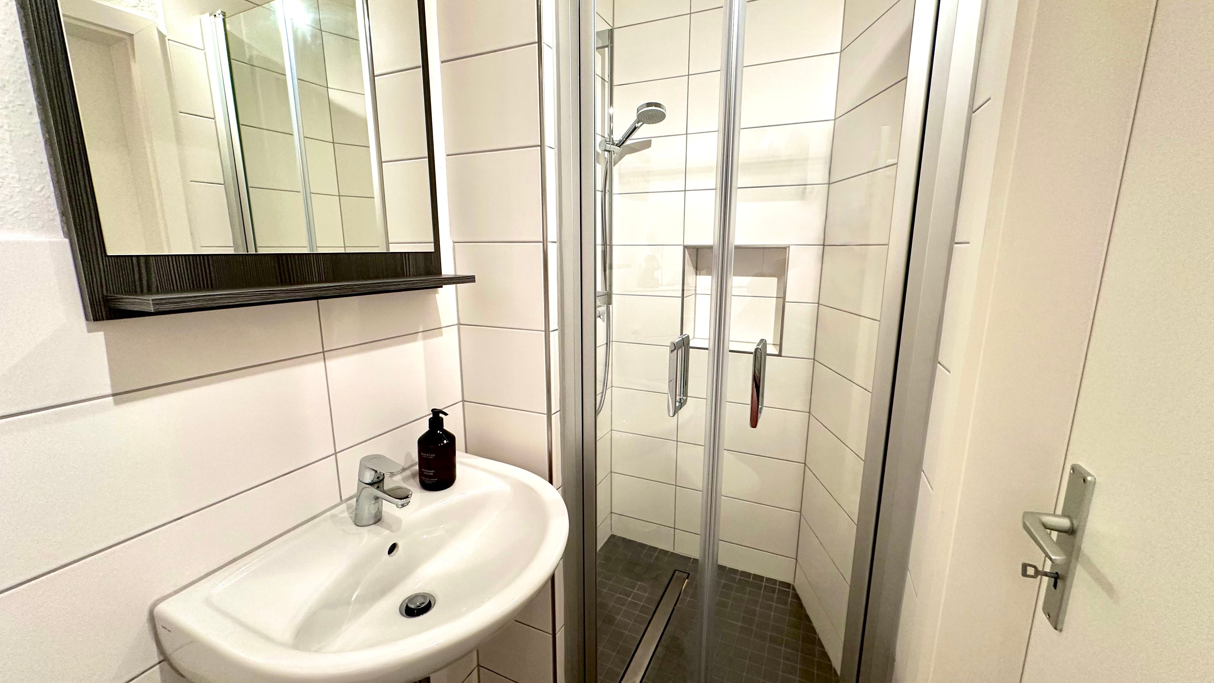  Furnished 2-Room Apartment For Up To 4 People In A Central Location - Ideal For Long-Term Stays  -  Furnished 2-room apartment for up to 4 people in a central location - ideal for long-term stays  - Gallery -  5