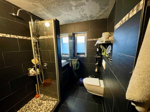 Spacious Furnished Country Home with Office, Garden & ICE Train Access